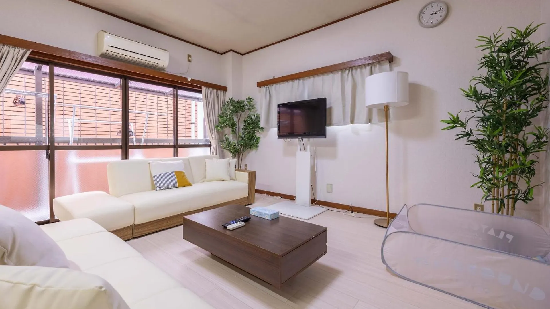 Higashi Komagata Building 2F3F Hk23 Tokyo 0*,