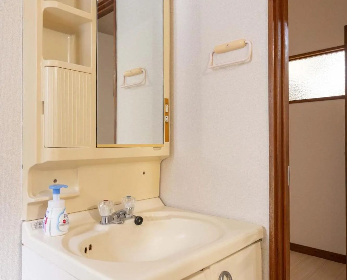 Apartment Higashi Komagata Building 2F3F Hk23 Tokyo