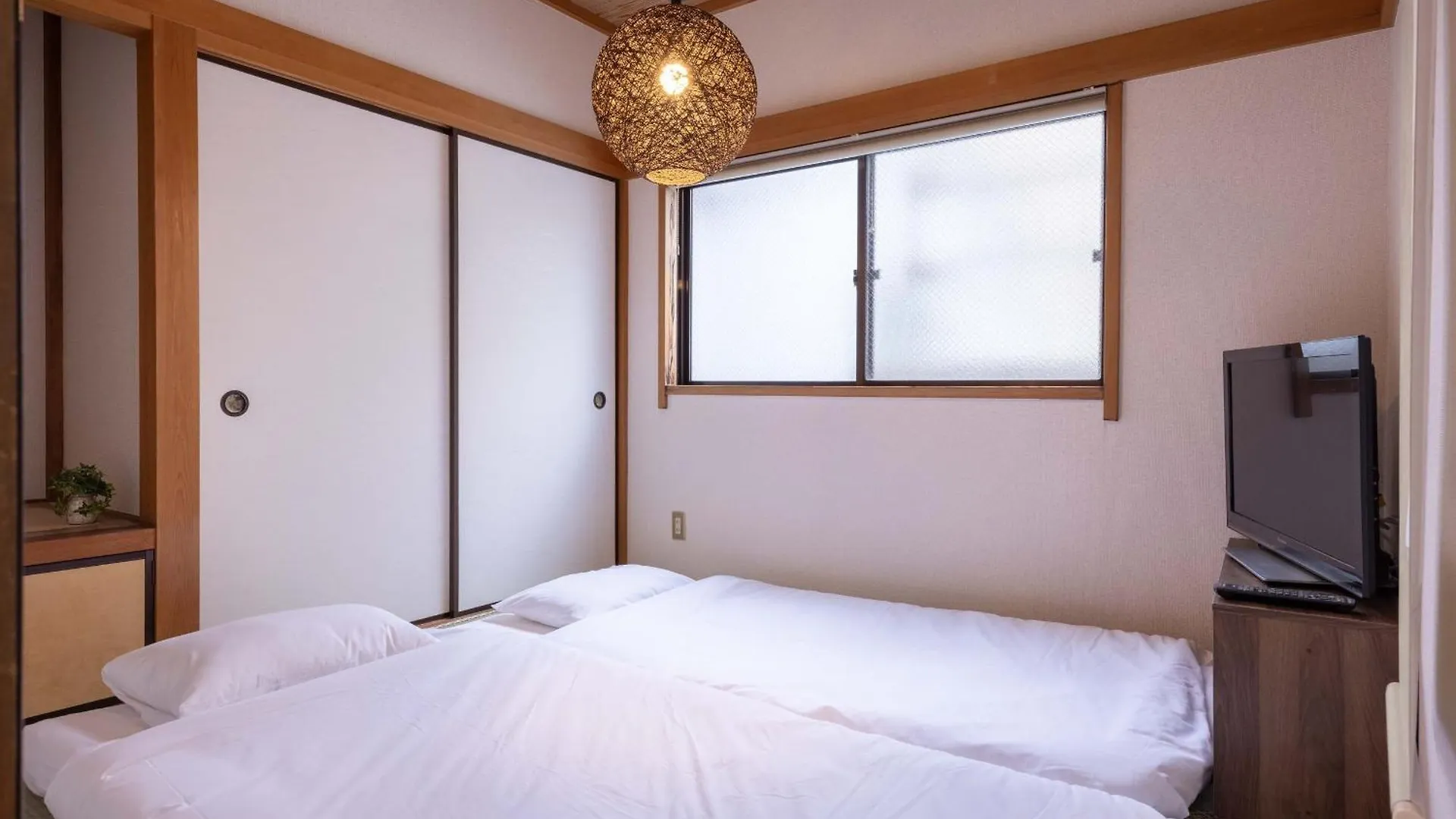 Higashi Komagata Building 2F3F Hk23 Tokyo