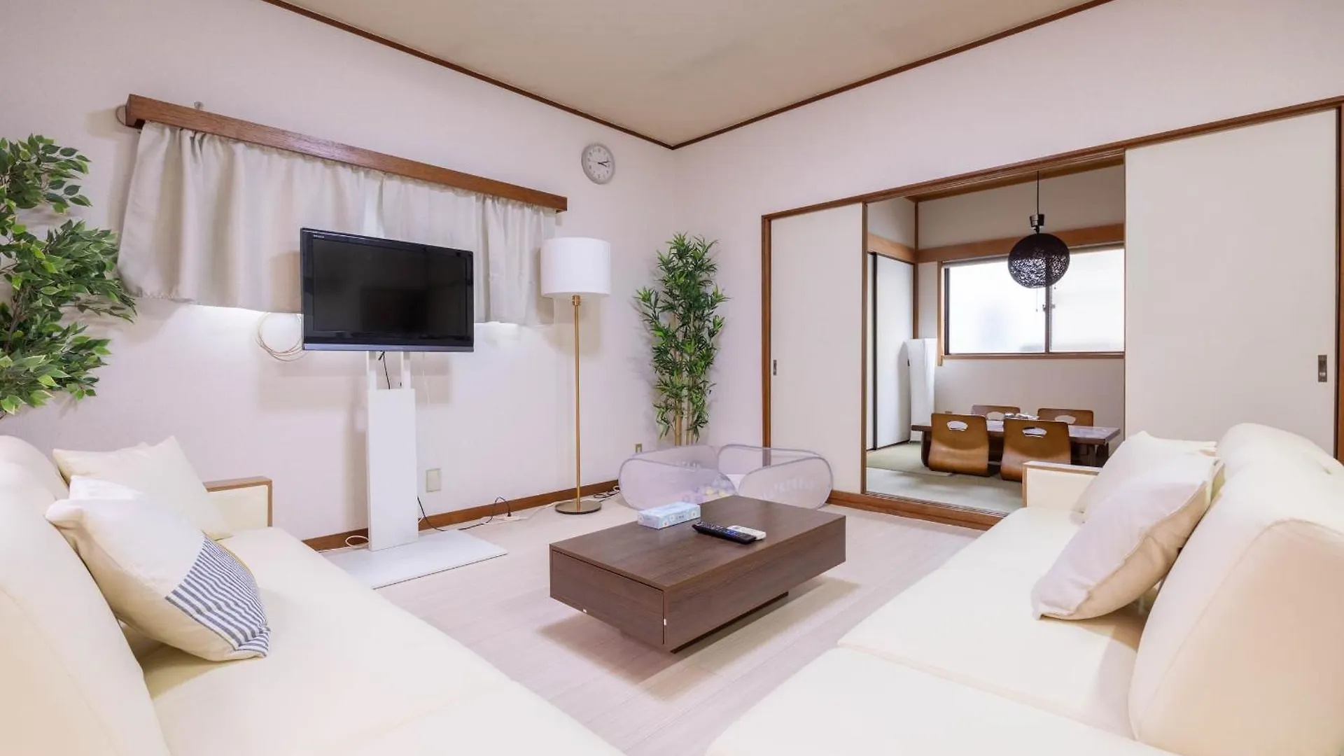Higashi Komagata Building 2F3F Hk23 Tokyo 0*,