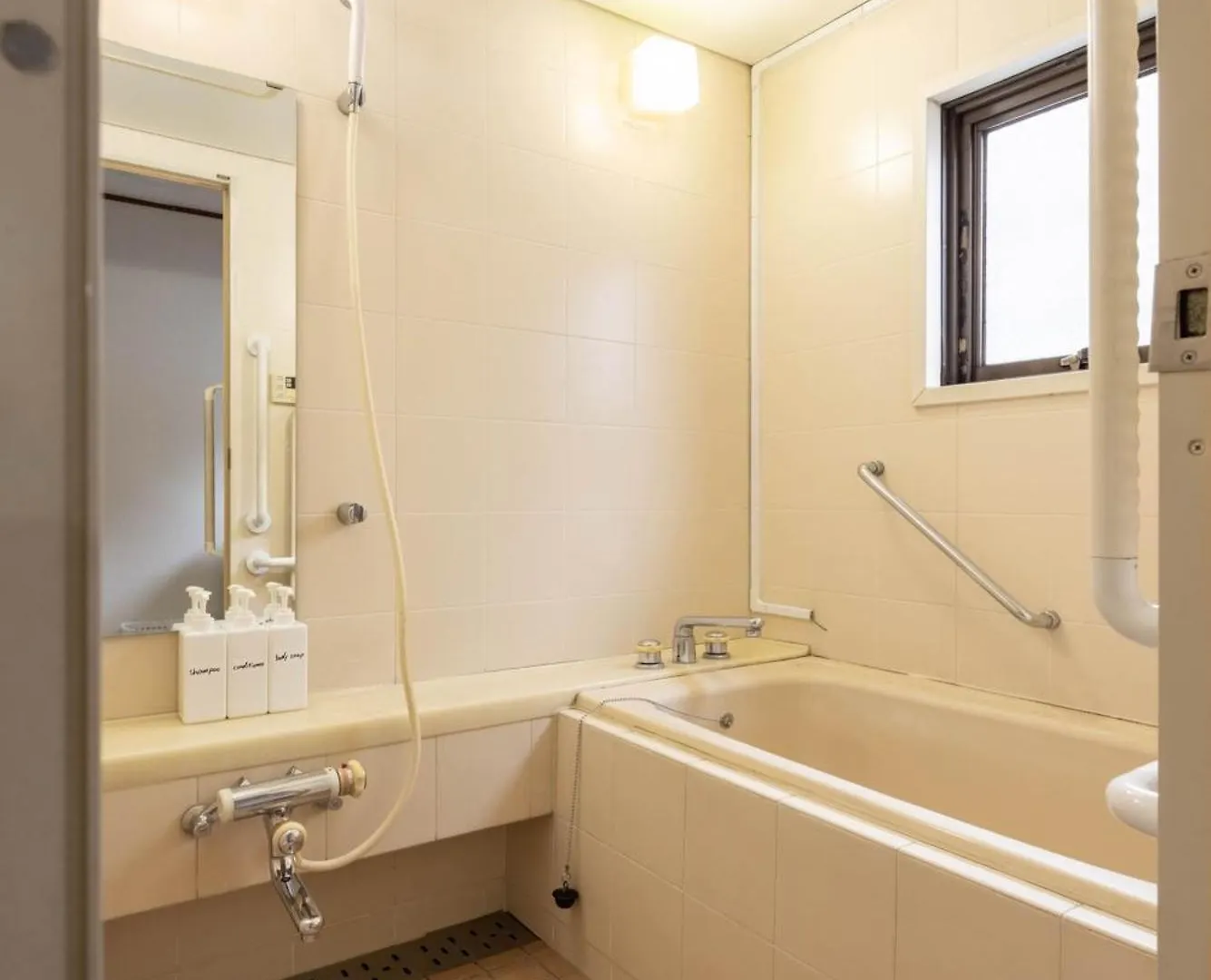 Apartment Higashi Komagata Building 2F3F Hk23 Tokyo Japan
